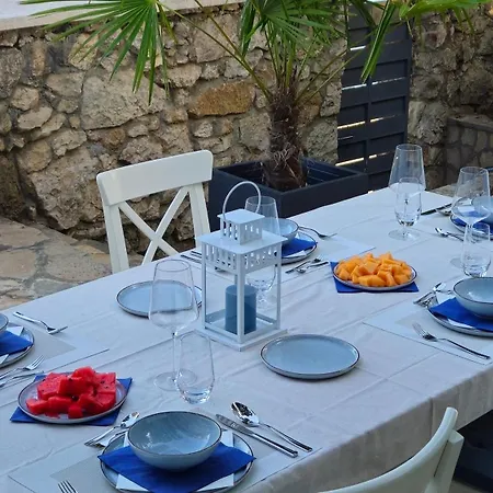 Four-bedroom Seafront In فيلة