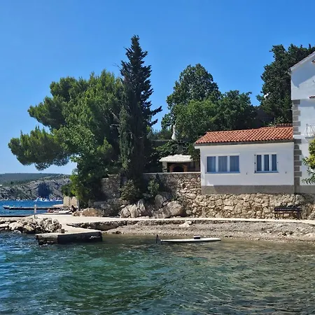 别墅 Four-bedroom Seafront In *