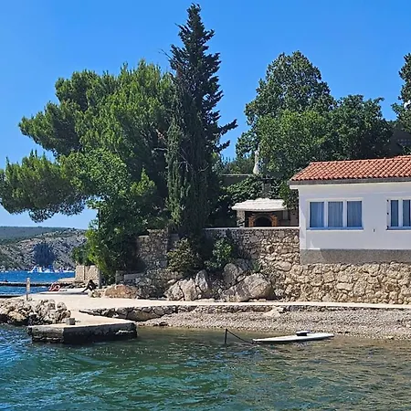 빌라 Four-bedroom Seafront In 마슬레니차