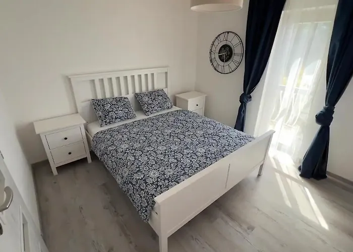Вилла Four-bedroom Seafront In Масленица