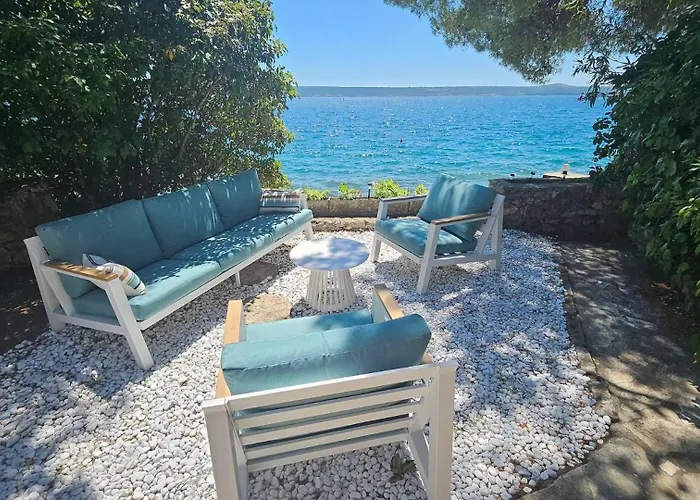 Four-bedroom Seafront In Вилла